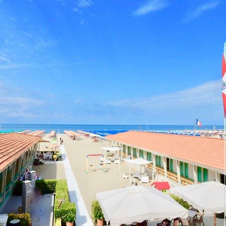 Attico Al Mare Apartamento Viareggio Exterior foto