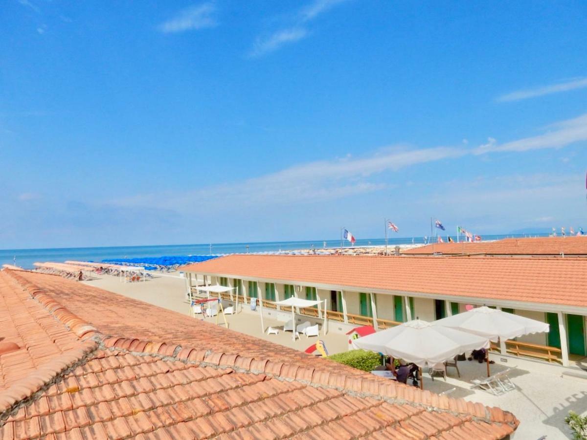 Attico Al Mare Apartamento Viareggio Exterior foto